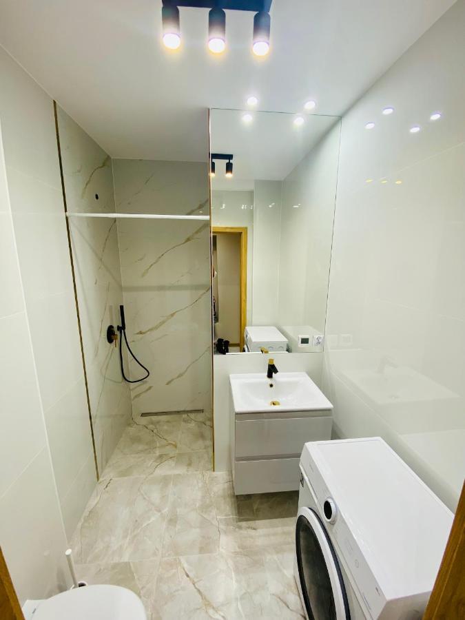 Gold Apartament Świdnik Exteriör bild